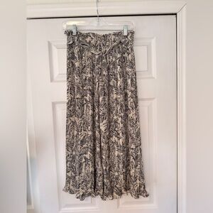 Alice Blue Elegant Black and White Patterned Trousers